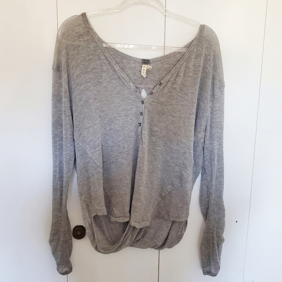 We The Free Tops - We The Free top Gray Ruched long Sleeve Open Back Small boho comfortable pullove